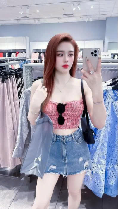Phạm Hồng Thuỳ